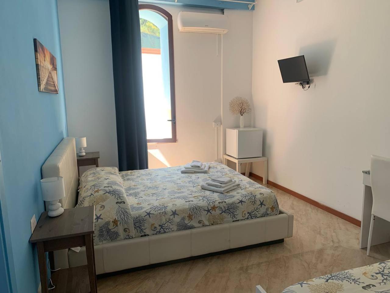Borgomarino'S Room Cefalù Zewnętrze zdjęcie